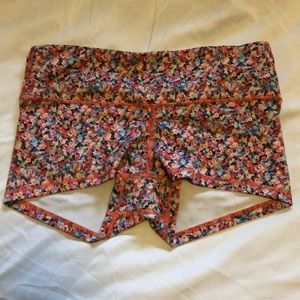 Lululemon exercise shorts size 8 floral